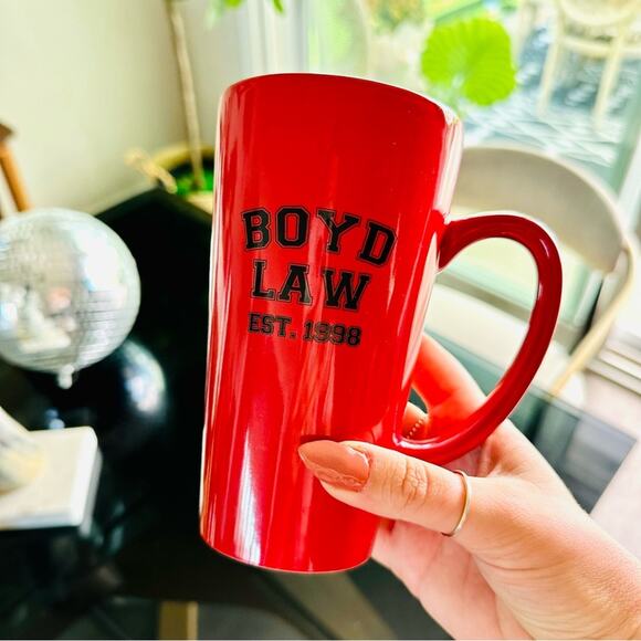3/$20 VINTAGE Boyd’s Law Y2K 98 Oversize Red Black Tall Ceramic Coffee Mug Cup - Picture 7 of 12